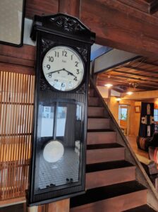 登録有形文化財橋本旅館スタジオ・振り子の時計・チックタックボーンボーン