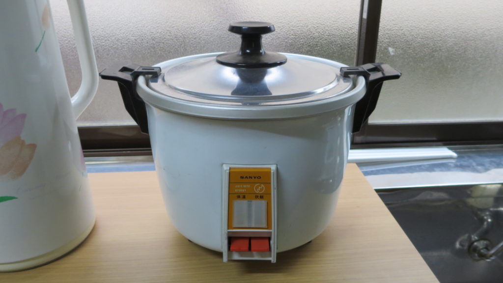 レトロな昭和の炊飯器