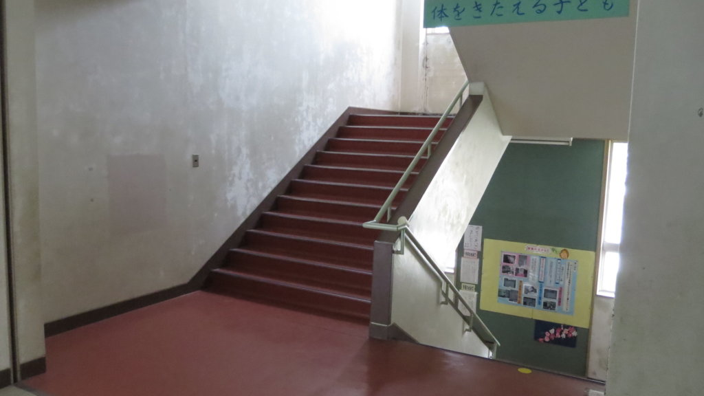 撮影で使える学校スタジオ階段・東京近郊・ロケ地