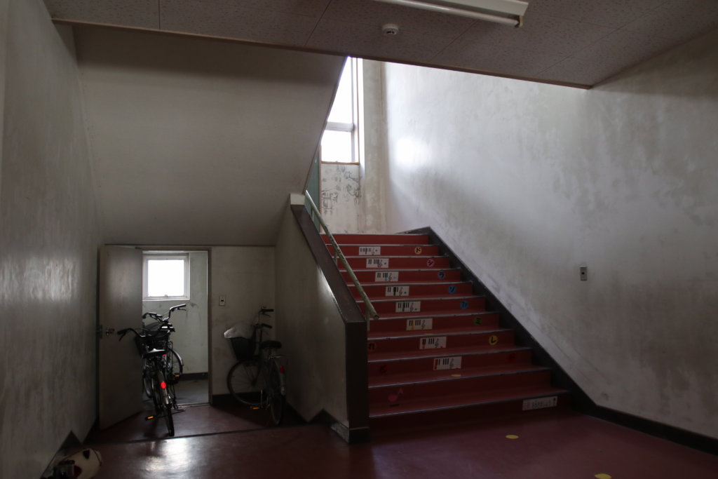 撮影で使える学校スタジオ階段・東京近郊・ロケ地
