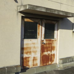 いろいろ撮影できちゃう学校スタジオ・屋上・錆びたドア・筑波山・山々・