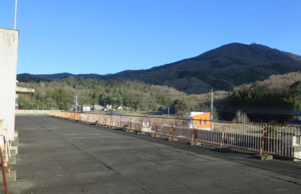 いろいろ撮影できる学校スタジオ・屋上・筑波山が見えます・人気の撮影スポット