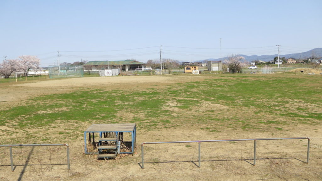 いろいろ撮影できる学校スタジオ・朝礼台・校庭