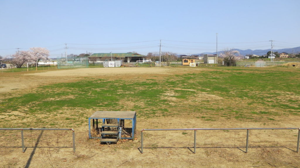 いろいろ撮影できる学校スタジオ・朝礼台・校庭