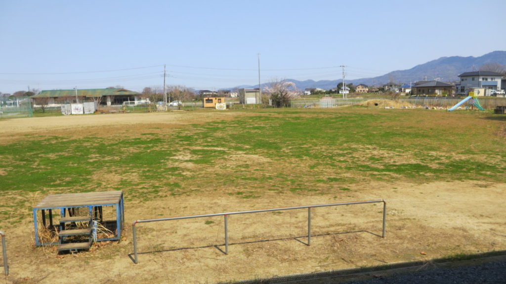 いろいろ撮影できる学校スタジオ・朝礼台・校庭
