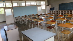いろいろ撮影できちゃう学校スタジオ・教室・先生の机・飾り込み・