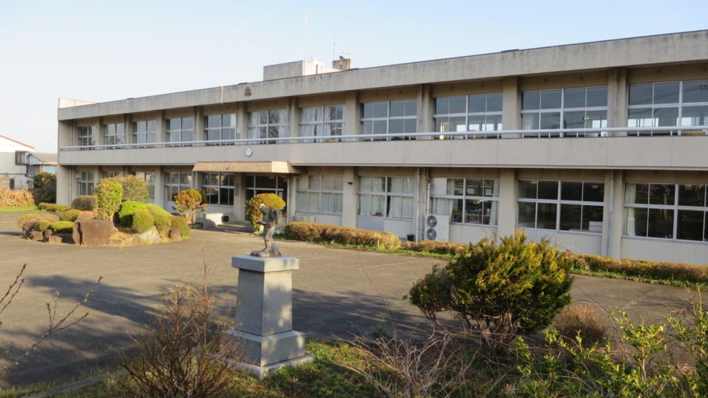 いろいろ撮影できちゃう学校スタジオの二宮金次郎・
