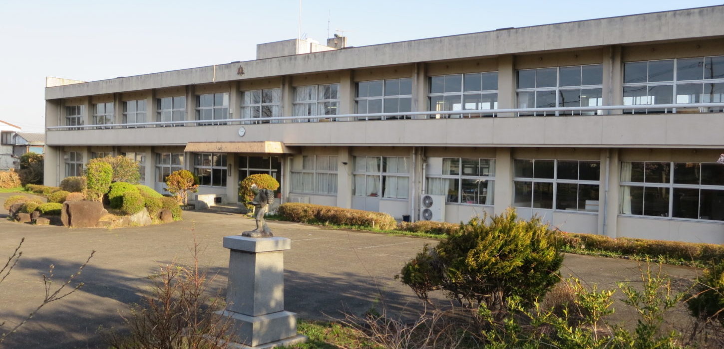 いろいろ撮影できちゃう学校スタジオの二宮金次郎・