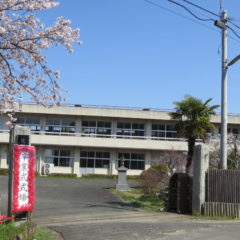 いろいろ撮影できちゃう学校スタジオ・美術道具・卒業式立て看板
