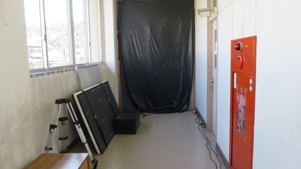 いろいろ撮影できちゃう学校スタジオ・撮影風景・アトリエミカミ撮影場所管理物件・ハウススタジオ