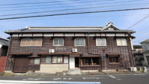 登録有形文化財橋本旅館スタジオ・橋本珈琲・グットデザイン賞受賞・入り口