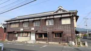 登録有形文化財橋本旅館スタジオ・橋本珈琲・グットデザイン賞受賞・入り口