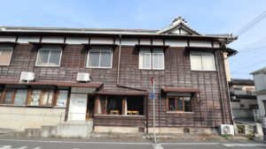 登録有形文化財橋本旅館スタジオ・橋本珈琲・グットデザイン賞受賞・入り口