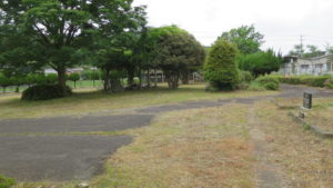 いろいろ撮影できちゃう学校スタジオの草刈り直後・雑草駆除・