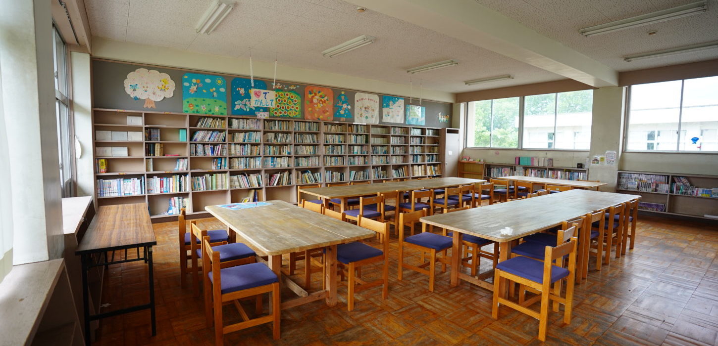 いろいろ撮影出来る学校スタジオ・図書室・本・飾り込み・ドラマ撮影・映画撮影・ＣＭ撮影・ミュージックビデオ撮影・ロケ地・アトリエミカミ・ハウススタジオ・