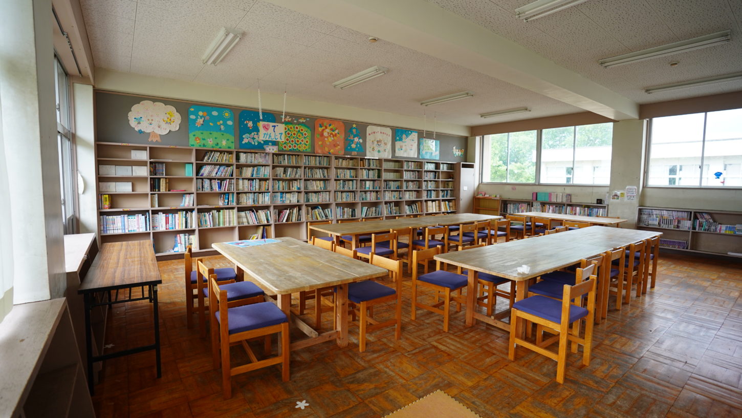 いろいろ撮影出来る学校スタジオ・図書室・本・飾り込み・ドラマ撮影・映画撮影・ＣＭ撮影・ミュージックビデオ撮影・ロケ地・アトリエミカミ・ハウススタジオ・