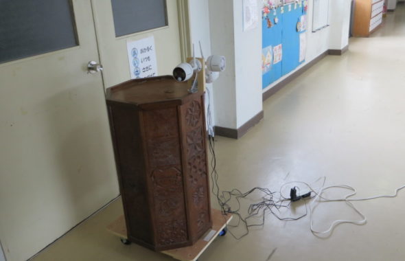 いろいろ撮影できる学校スタジオ・防犯カメラ設置・サイレン・音声録画・警報・防犯
