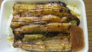 いろいろ撮影できちゃう学校スタジオ近所の魚徳・ウナギ弁当・国産・激うま