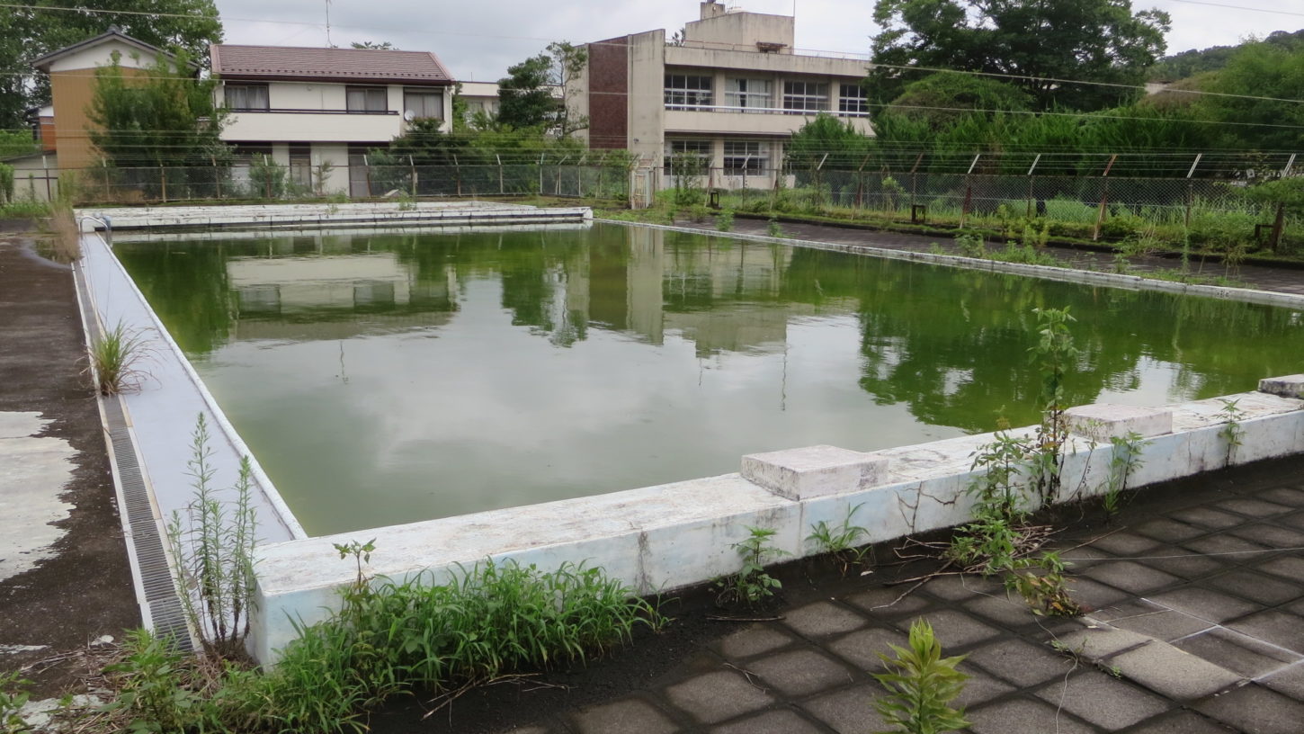 学校のプール・撮影依頼・清掃シーン・