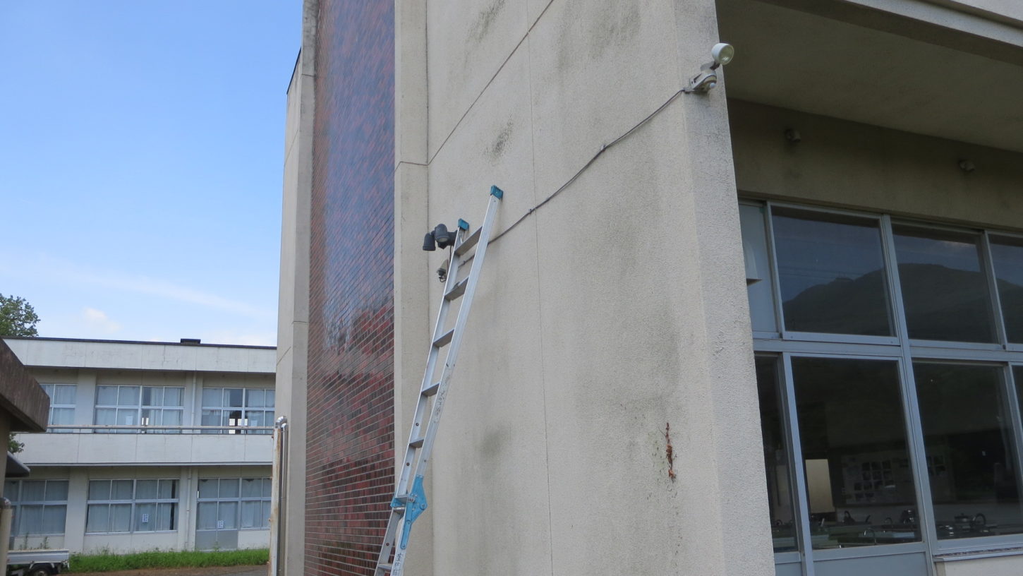 いろんな撮影できる学校スタジオの外に新しく電源場所確保しました。