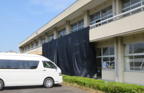 いろいろ撮影できる学校スタジオ・夜シーン・ナイトシーン・撮影・暗幕・黒シート