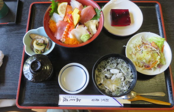 いろいろ撮影できる学校スタジオ近所の寿司割烹よし原でランチ・お弁当注文