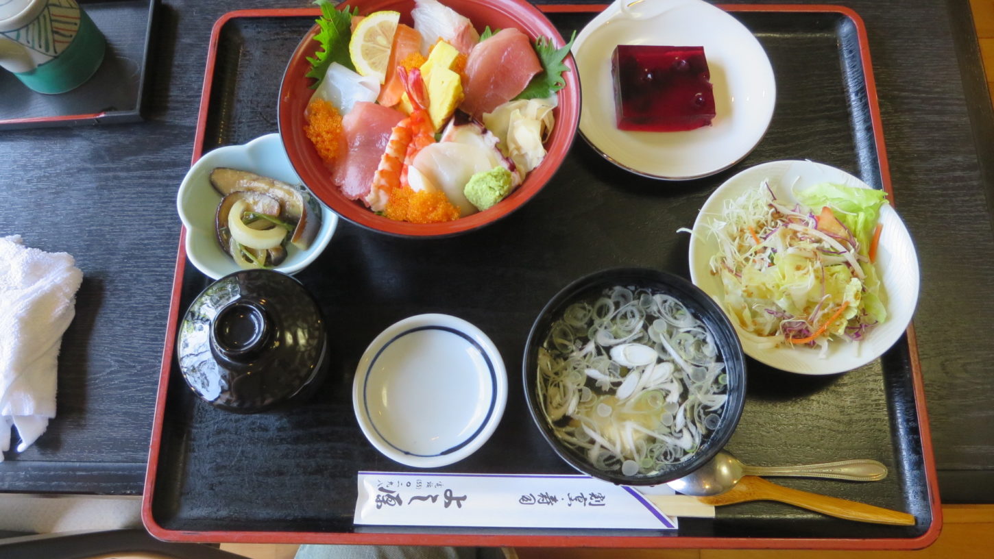 いろいろ撮影できる学校スタジオ近所の寿司割烹よし原でランチ・お弁当注文