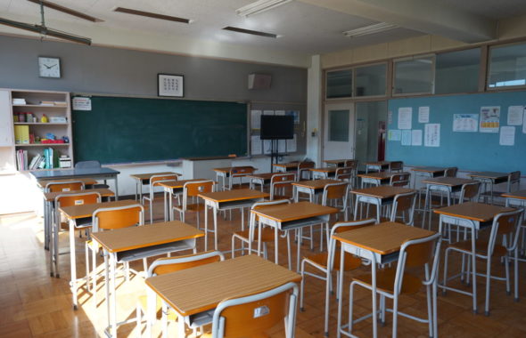 iいろいろ撮影できる学校スタジオ・教室・高校設定・ロッカーは、美術セット・連続ドラマ・
