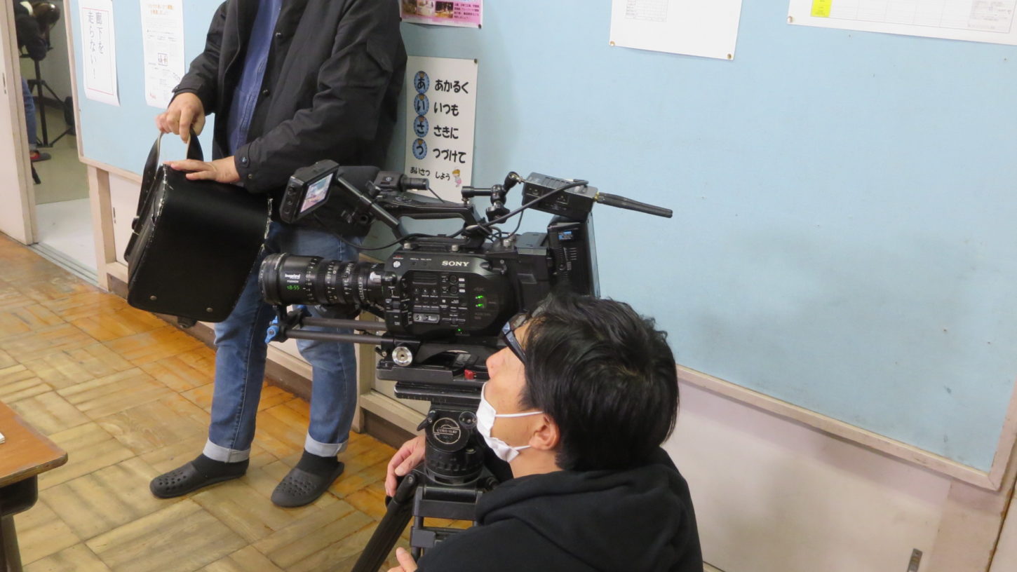 いろいろ撮影できる学校スタジオ・今日の撮影のカメラ・ソニーＦＳ7・再現ドラマ撮影・アトリエミカミのハウススタジオ