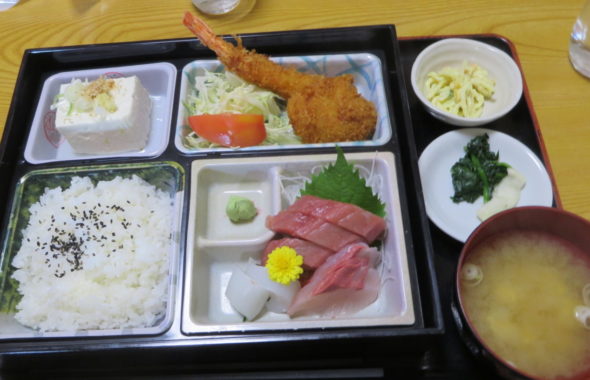 茨城県桜川市真壁町亀熊120-1・お食事処　まごころ亭かまや・0296-54-0666・ロケ弁・撮影弁当・・いろいろ撮影できる学校スタジオ撮影・登録有形文化財橋本旅館スタジオ・アトリエミカミのハウススタジオ・桜川市内・