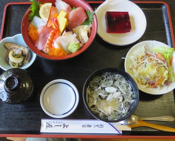 よし原・寿司割烹・ランチ・海鮮丼定食・真壁町・学校スタジオ近所