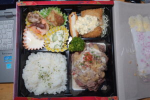 桜川市・めぐみ食堂・ロケ弁・いろいろ撮影できる学校スタジオ・