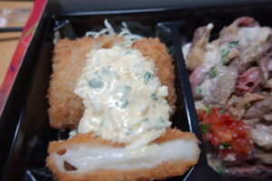 ・クリームコロッケ桜川市・めぐみ食堂・ロケ弁・カキフライ・白身魚フライ・クリームコロッケ・いろいろ撮影できる学校スタジオ・