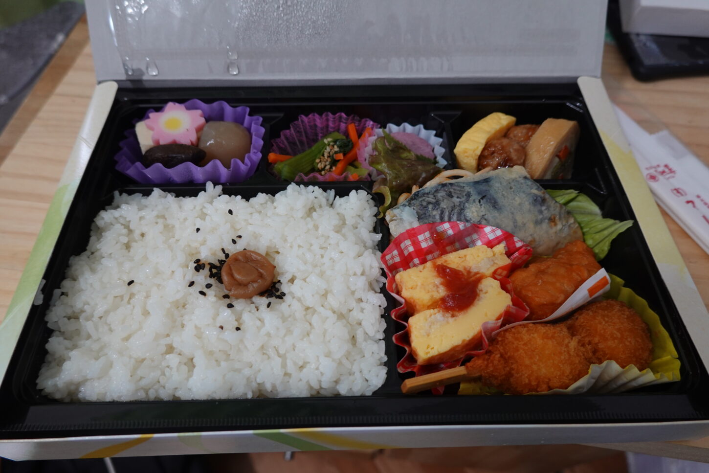 ロケ弁・マルトモ食品・栃木県栃木市・昭和でレトロなアパートスタジオに配達