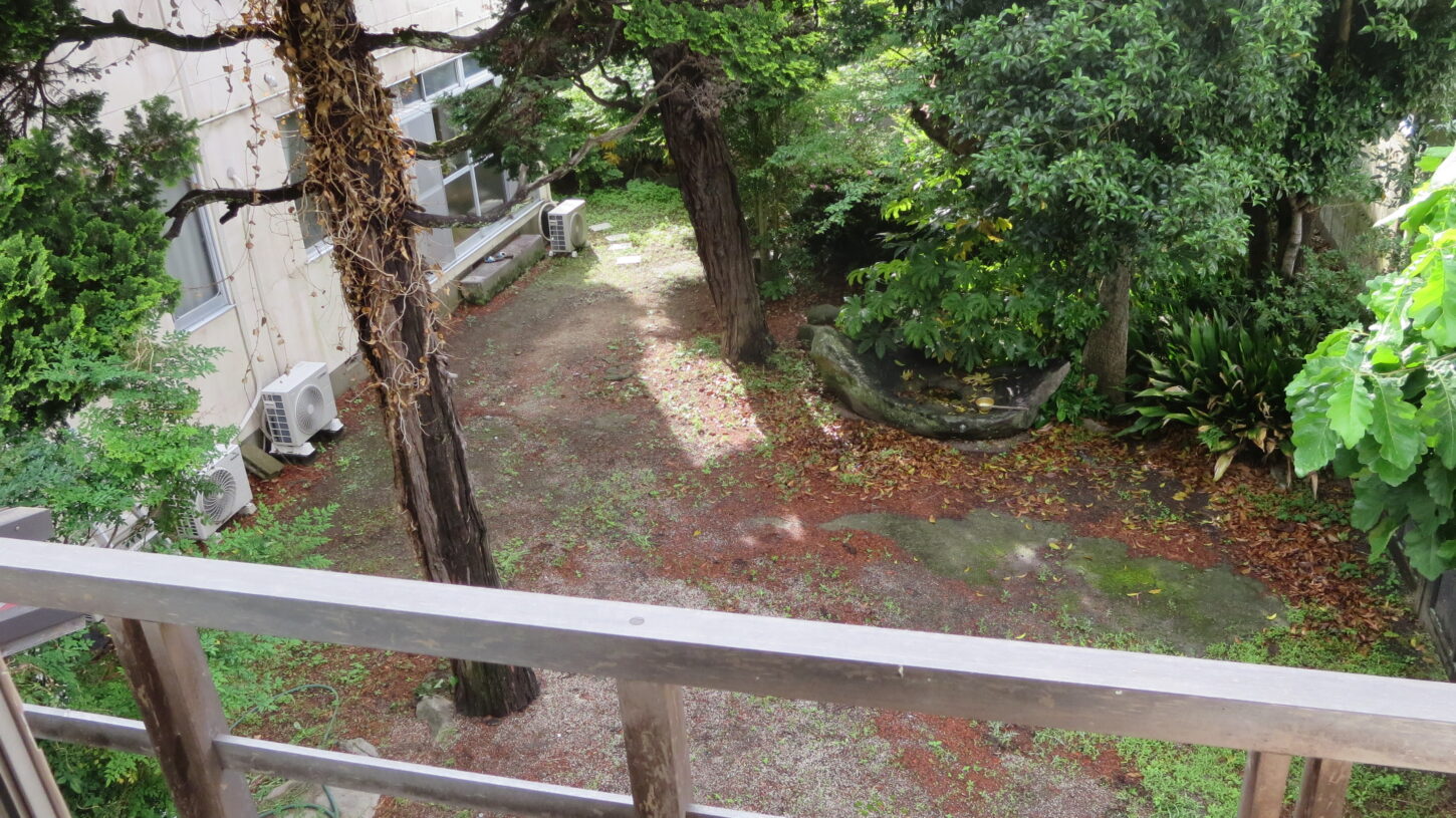 登録有形文化財橋本旅館2階の窓・新館側・東側