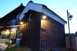 登録有形文化財橋本旅館スタジオ駐車場側の外灯・実用・昭和レトロの外灯
