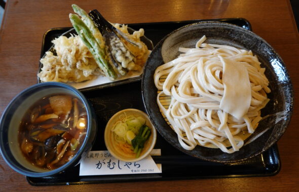うどん・がむしゃら・入間市・人気1番・肉汁うどん・天ぷら盛り合わせ