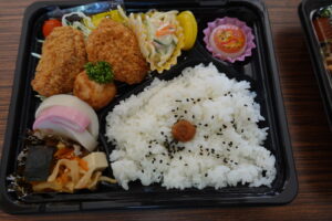 学校スタジオ・ロケ弁・伊勢屋旅館のお弁当