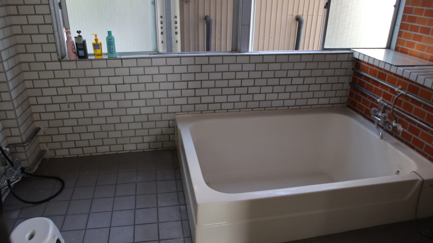 合宿所、社員寮、学生寮、昭和のビジネスホテル、共同風呂、共同浴槽、撮影場所