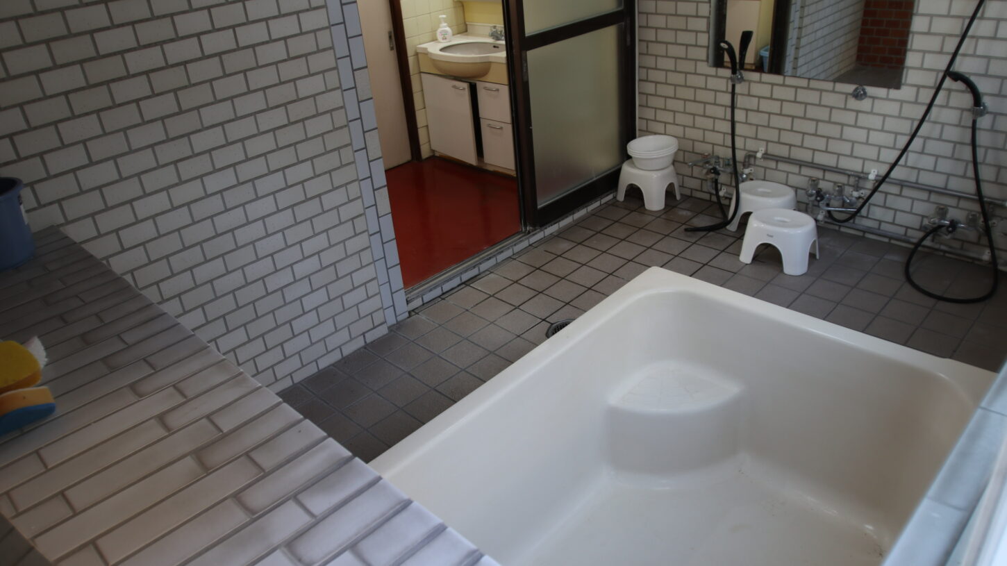 合宿所、社員寮、学生寮、昭和のビジネスホテル、共同風呂、共同浴槽、撮影場所