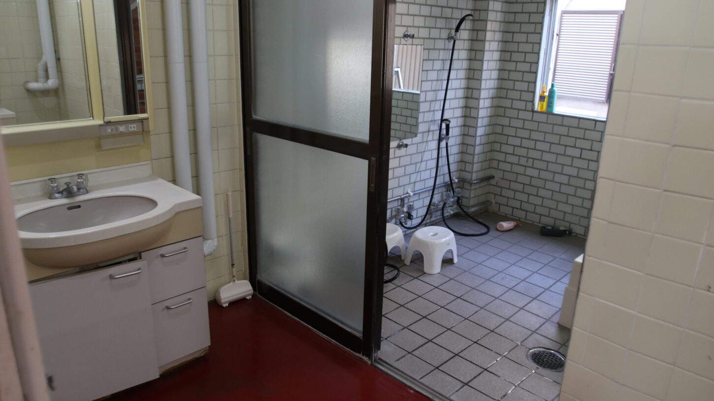 合宿所、社員寮、学生寮、昭和のビジネスホテル、共同風呂、共同浴槽、撮影場所