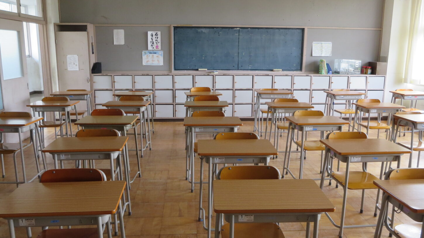 学校スタジオ・高校生教室の後ろのロッカー