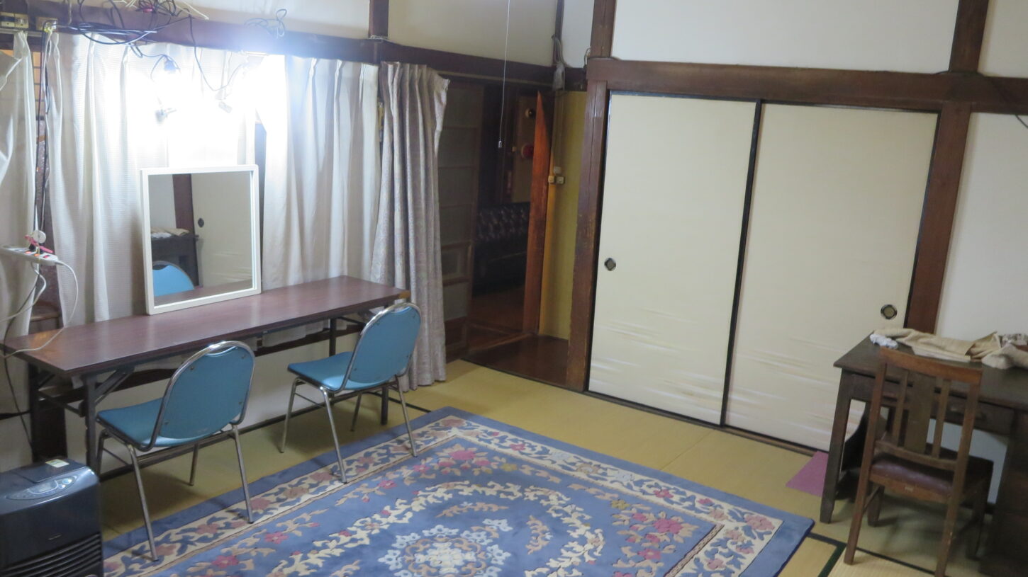 登録有形文化財橋本旅館スタジオ・正面玄関脇・和室・メイク部屋・撮影スタジオ