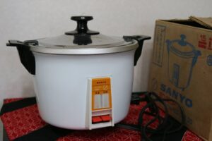 １９６０年台の炊飯器・デットストック物・美術飾り・昭和でレトロなアパートスタジオ・撮影専用アパート・アトリエミカミ管理運営