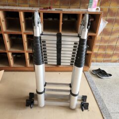 ８Ⅿのはしご・４Ⅿの脚立・スタジオ作業・高所作業・ハウススタジオ・ロケ地・メンテナンス用・アトリエミカミ管理運営・メインロケハン・撮影下見・登録有形文化財橋本旅館スタジオ・アトリエミカミ管理運営・真壁町・桜川市・映画・ドラマ・学校スタジオ・アパートスタジオ・元ビジネスホテルスタジオ・大型戸建てスタジオ