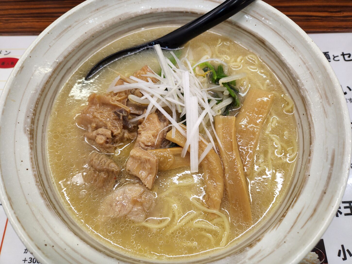 もつの屋・茨城県つくばみらい市小絹683-1・塩もつそば・昭和でレトロなアパートスタジオ・アトリエミカミ管理運営・撮影専用・撮影用電源設置・取り外し可能なパネル壁・ロケ地・ロケ場所