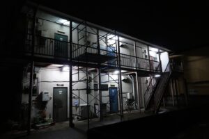撮影専用のアパート・スタジオ・昭和でレトロ・撮影専用電源常備・撮影用ロケセット・壁が取り外しできるパネル壁・全部屋撮影貸し切り物件・アパートスタジオ