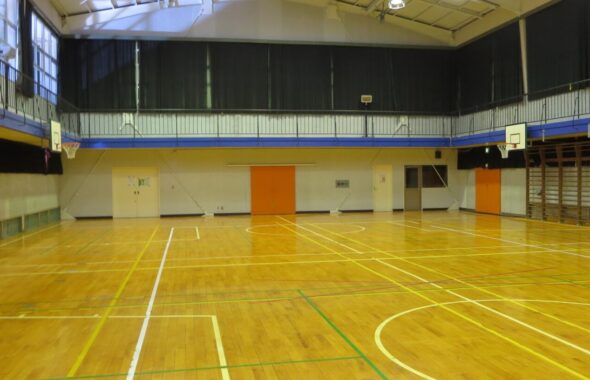 学校スタジオ・体育館・職員室・基本飾り込・小道具・高校生用教室・アトリエミカミ管理運営・ロケ地・桜川市・真壁町・ドラマ・映画・ミュージックビデオ・撮影場所・東京近郊