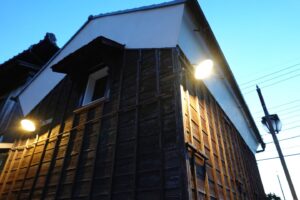 登録有形文化財橋本旅館スタジオ蔵の外灯・蔵も登録有形文化財・撮影下見・登録有形文化財橋本旅館スタジオ・アトリエミカミ管理運営・真壁町・桜川市・映画・ドラマ・ロケ地