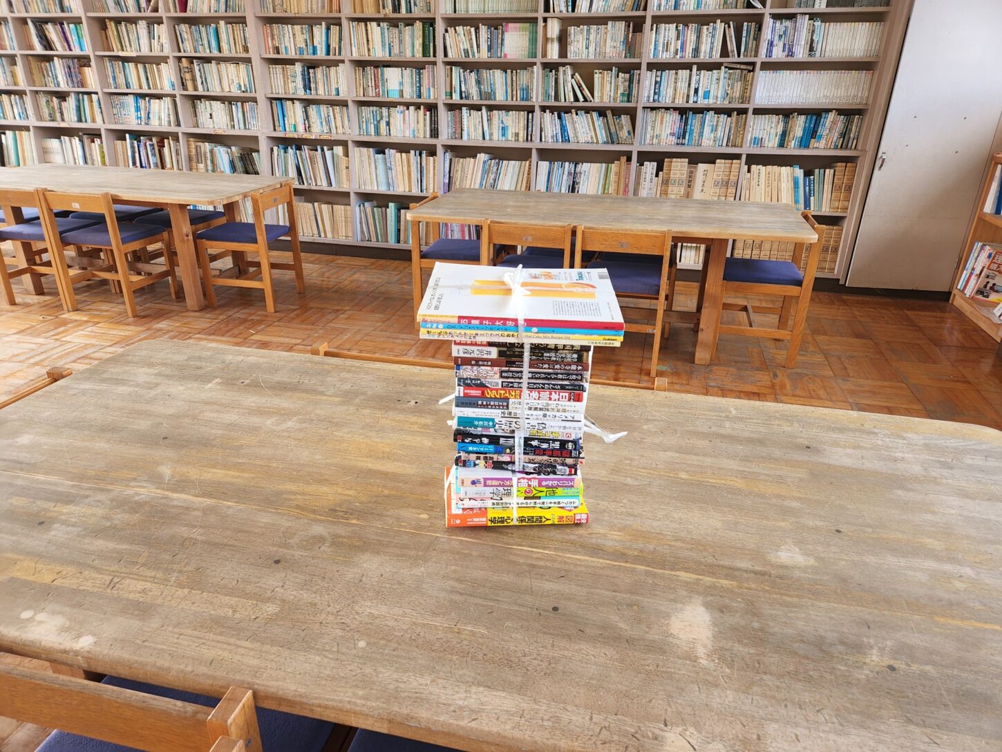 学校の図書室・本の補充・学校スタジオ・アトリエミカミ管理運営・撮影場所